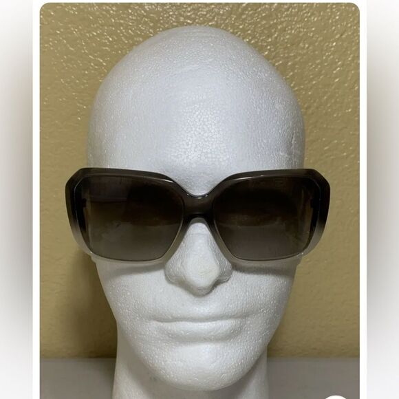 Burberry Sun Glasses Like new model B4083 with case - Picture 8 of 13